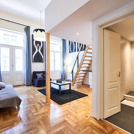 Large Apartment For Groups City Center Dist. VII Budapest Eksteriør billede