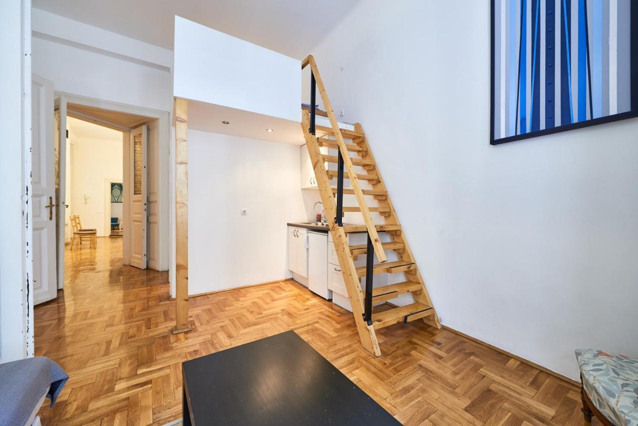 Large Apartment For Groups City Center Dist. VII Budapest Eksteriør billede