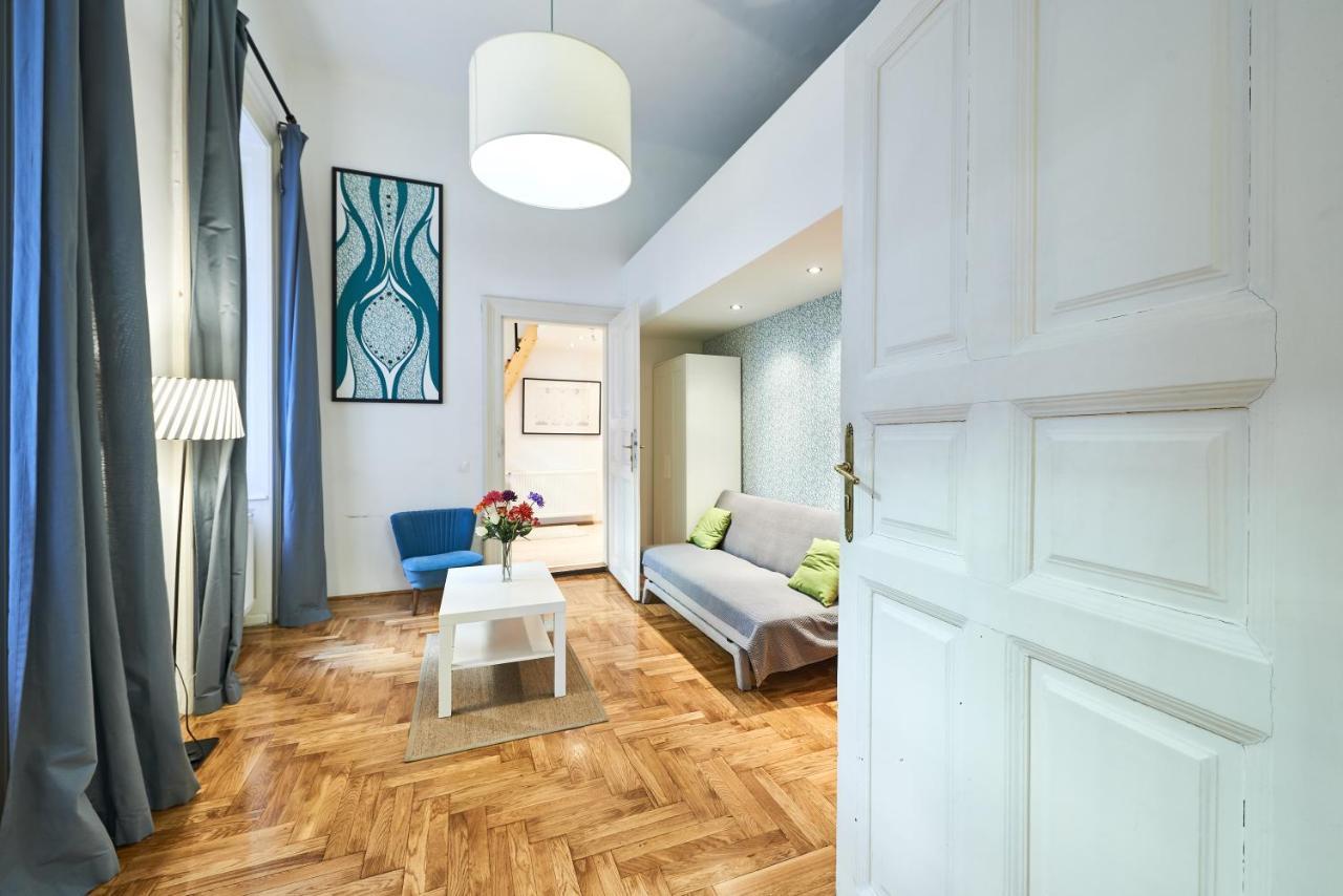 Large Apartment For Groups City Center Dist. VII Budapest Eksteriør billede