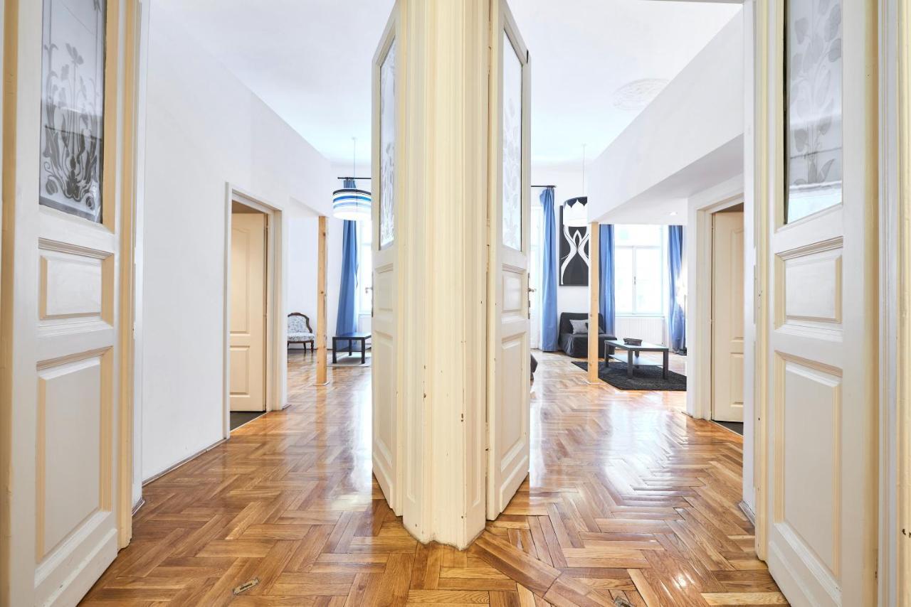 Large Apartment For Groups City Center Dist. VII Budapest Eksteriør billede