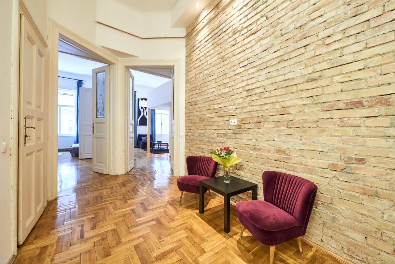Large Apartment For Groups City Center Dist. VII Budapest Eksteriør billede