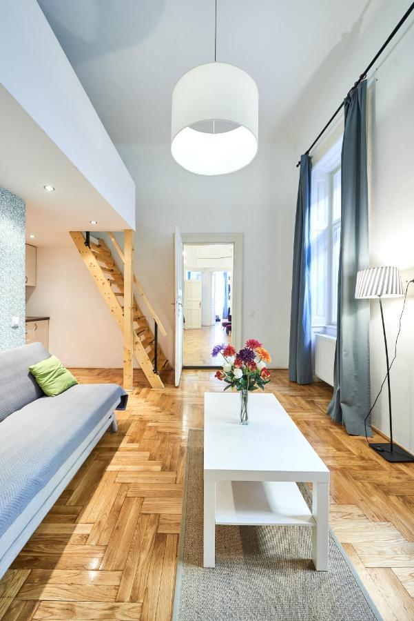 Large Apartment For Groups City Center Dist. VII Budapest Eksteriør billede