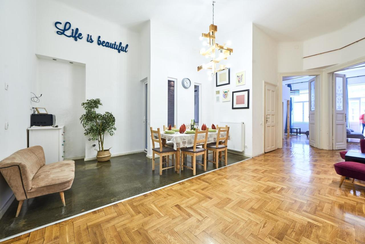 Large Apartment For Groups City Center Dist. VII Budapest Eksteriør billede